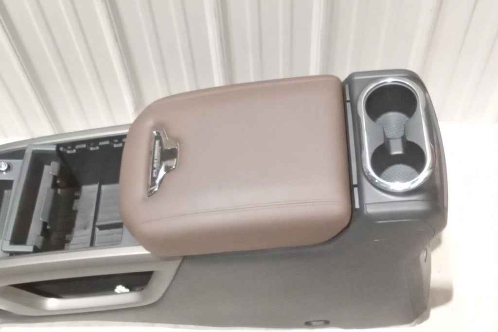 Center Assembly (Good) Floor Nissan Pre-Owned 2023 Titan Console