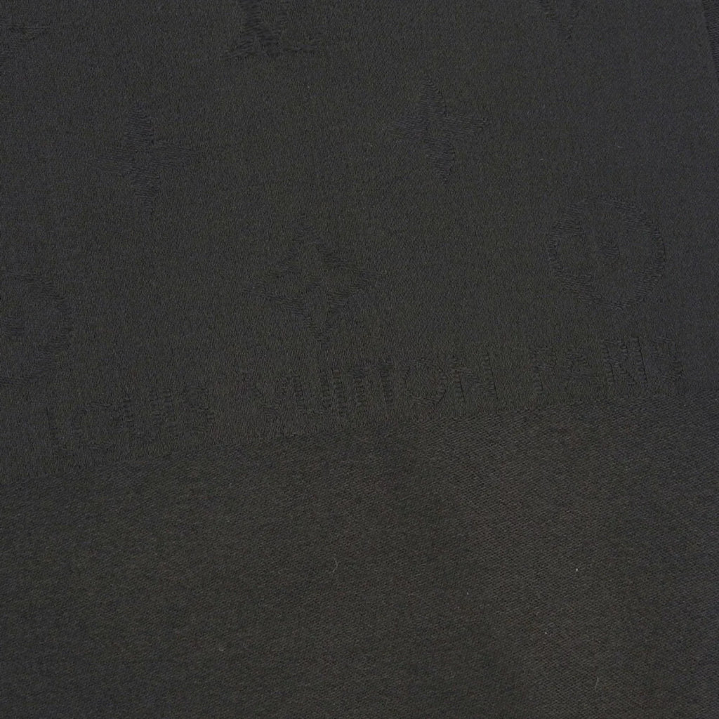 Pre-Owned (Like New) scarf Louis silk Vuitton black monogram
