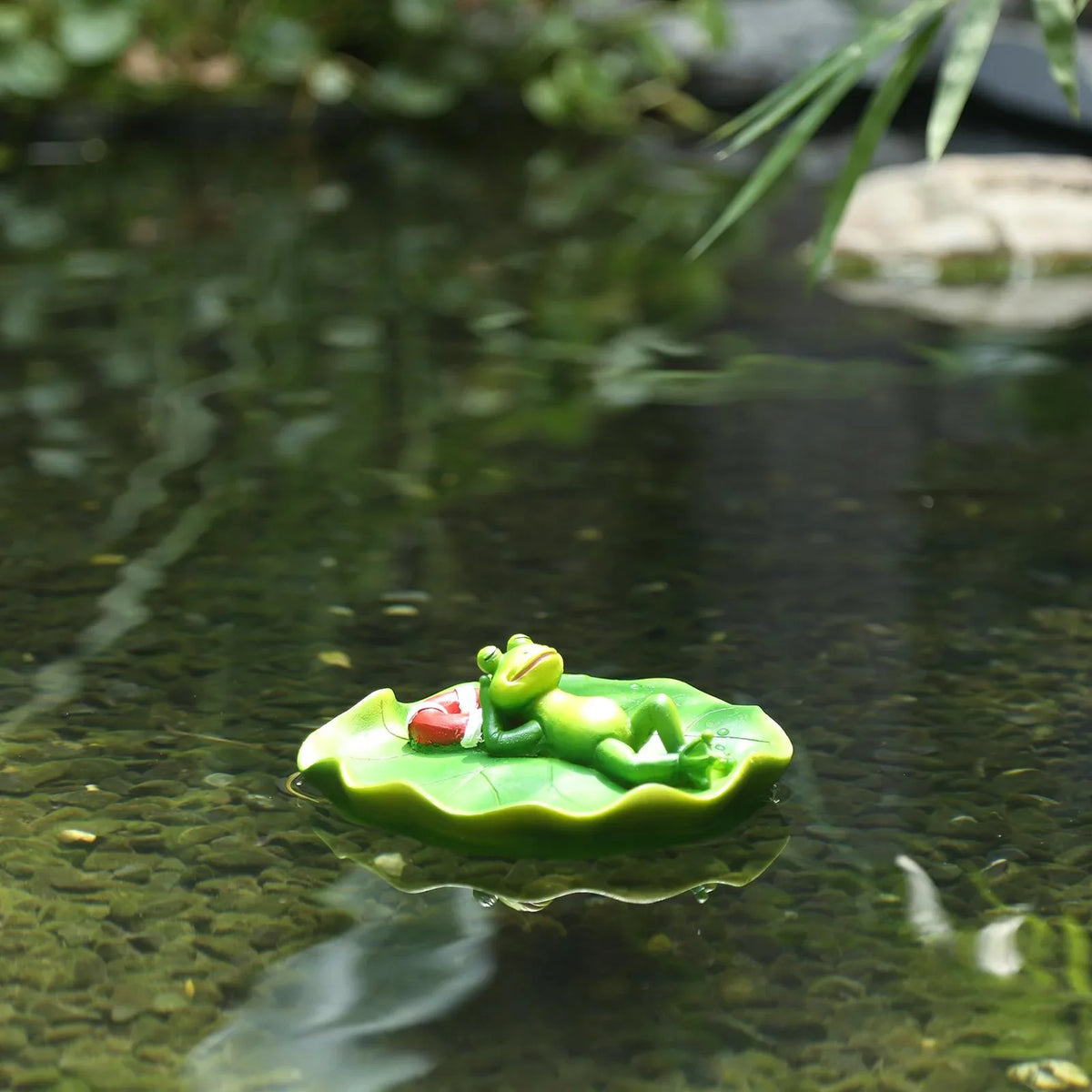Pool Figurine Animals Statue Simulation Decor for Frog Tabletop Accessories Moisture Floating Ornament Shelf Office Garden Crafts