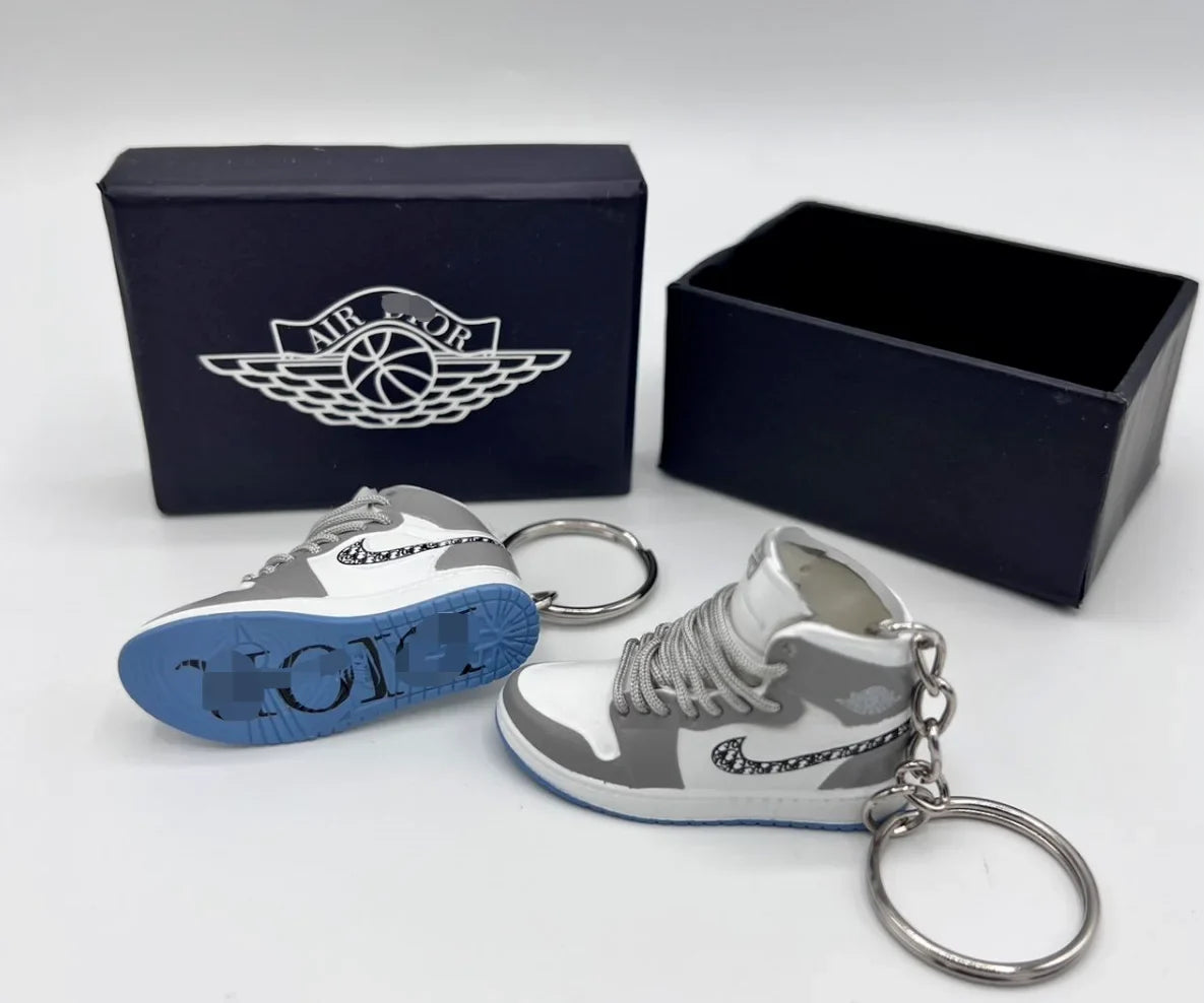 Nike Dior Of Pair Box Enthusiasts/ and With Keychain Mini for A Sneaker Perfect Shoe 3D Jordan