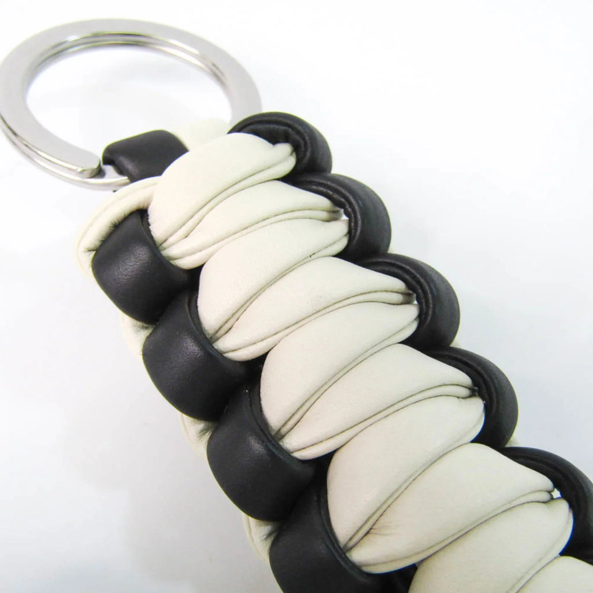 Bottega Black,White Veneta (Good) Pre-Owned Men,Women Handle