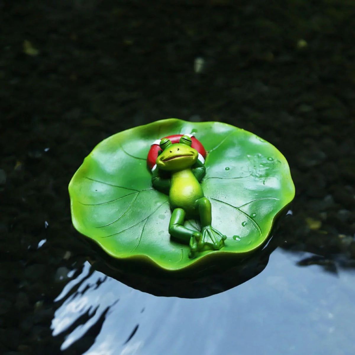Pool Figurine Animals Statue Simulation Decor for Frog Tabletop Accessories Moisture Floating Ornament Shelf Office Garden Crafts