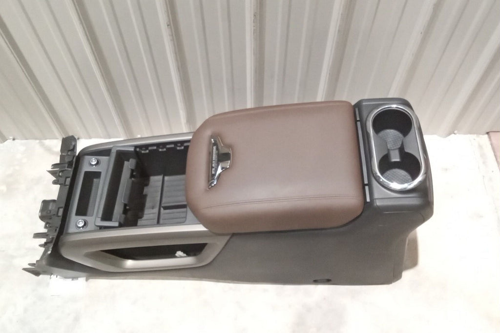 Center Assembly (Good) Floor Nissan Pre-Owned 2023 Titan Console