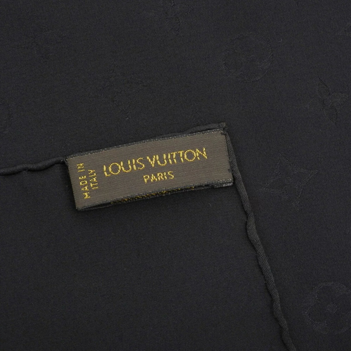 Pre-Owned (Like New) scarf Louis silk Vuitton black monogram