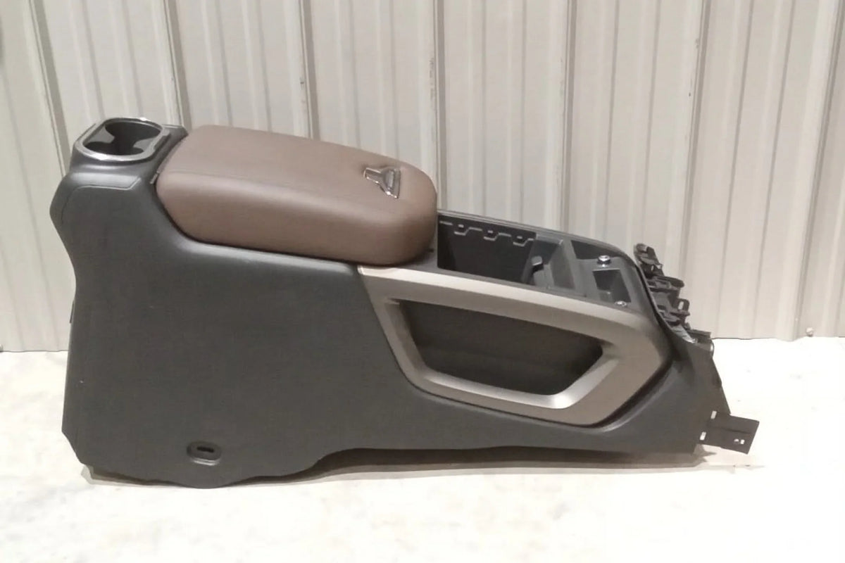 Center Assembly (Good) Floor Nissan Pre-Owned 2023 Titan Console