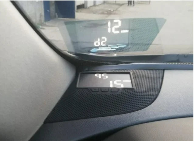 Screen Airborne computer Car Toyota C- Driving Projector drive For Display Head hand Electronic Speedometer 2018-2021 left Safe Up