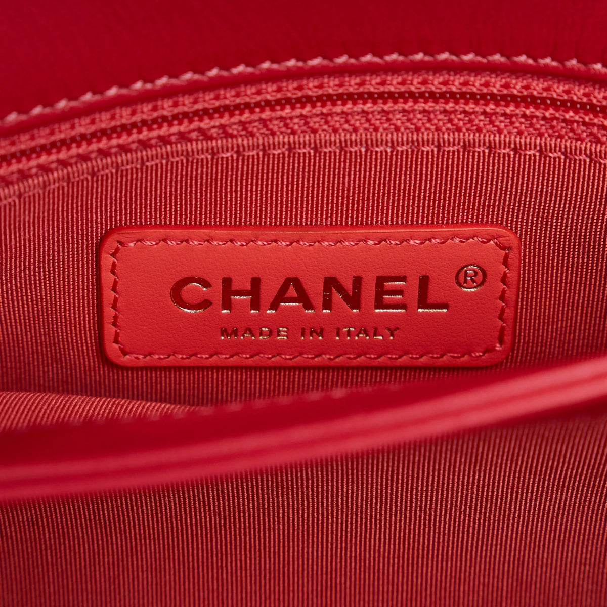 Unisex Authenticated Satchel Leather (Good) Red Pre-Owned Chanel Lambskin Chevron Flap